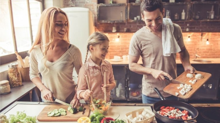 Cooking Services for Families: A Smart Solution for Home Meals