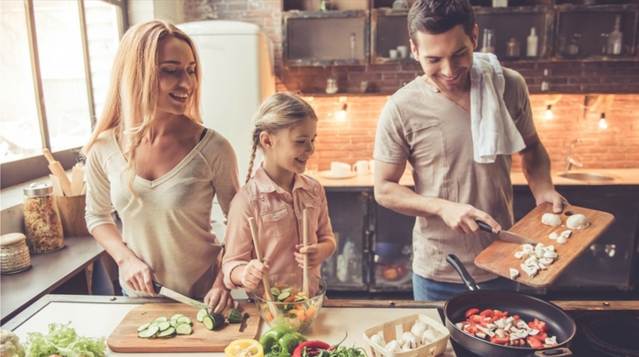 Cooking Services for Families: A Smart Solution for Home Meals