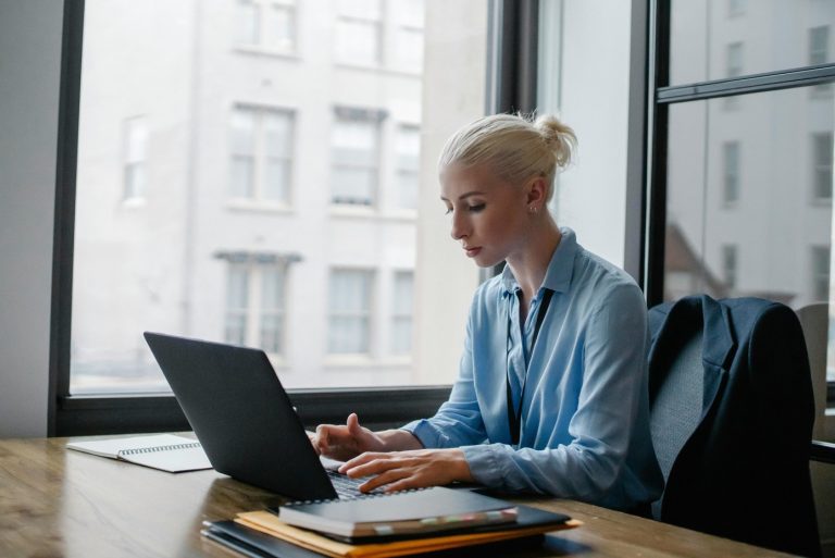 7 Traits of the Most Effective Cold Outreach Agencies