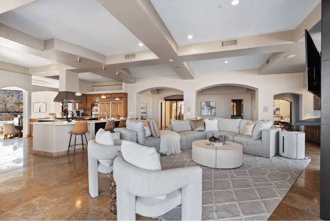 The Strategic Role of Furniture Selection in Luxury Home Staging